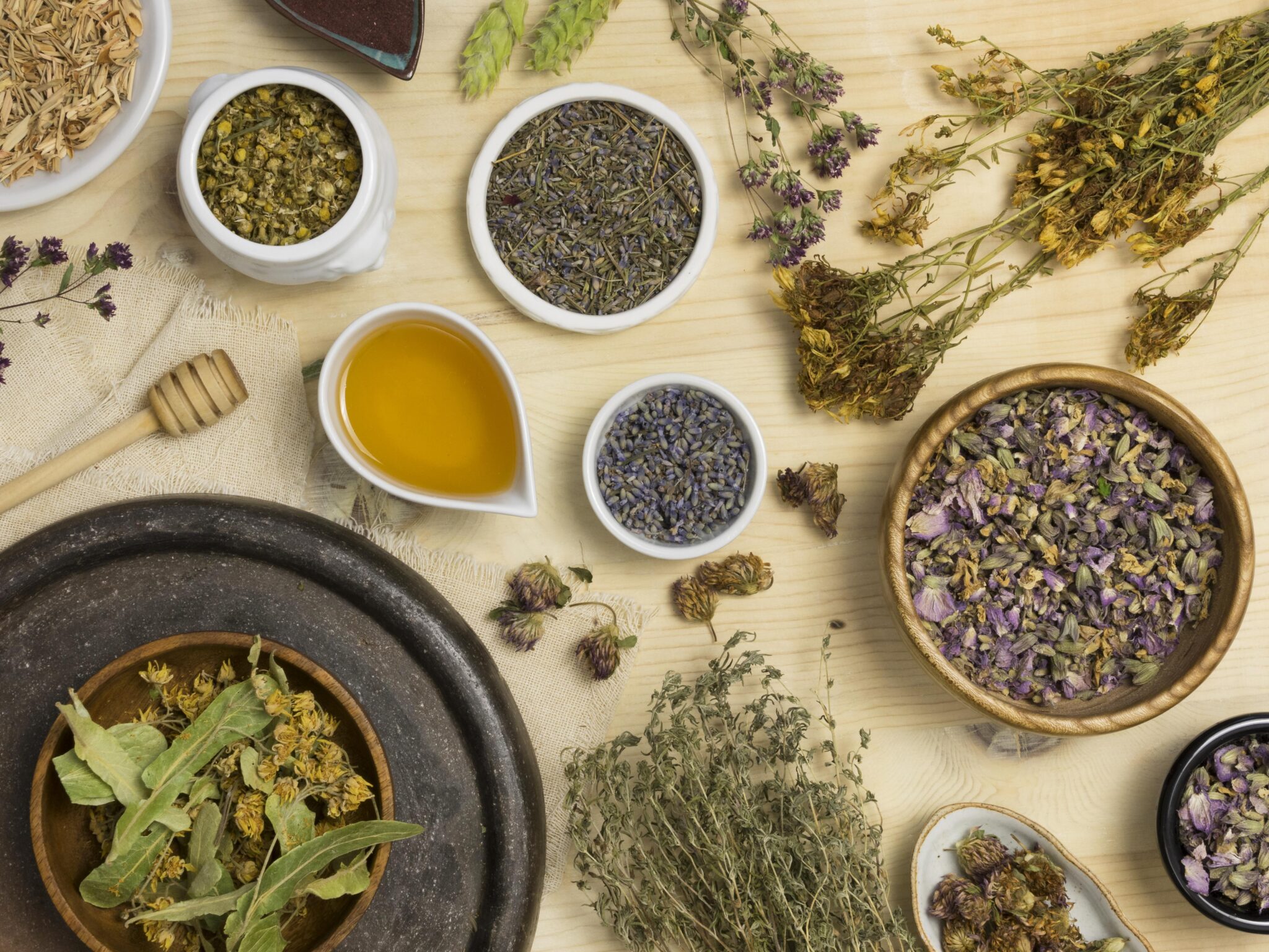 mise-plat-epices-herbes-medicinales-naturelles